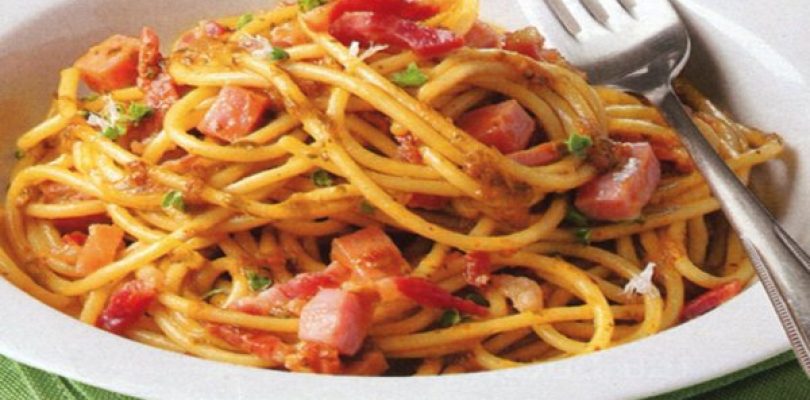 Cucina Moderna e la carbonara al pesto rosso