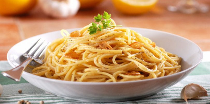 Cena Antiaging, la carbonara conquista Piazza di Spagna