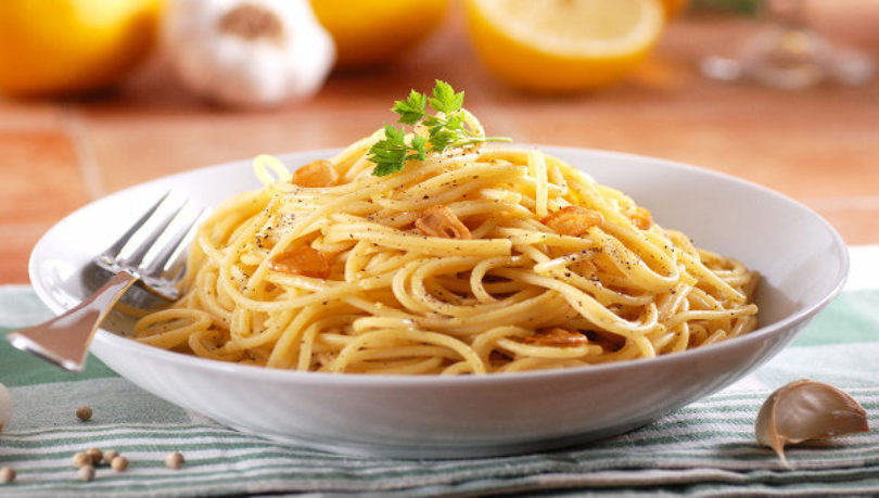 Cena Antiaging, la carbonara conquista Piazza di Spagna