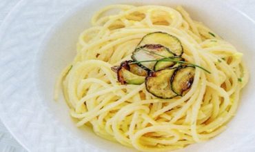 Semplice di nome e di fatto: la carbonara di zucchine