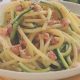 Un mese in cucina, la carbonara bucatini e zucchine