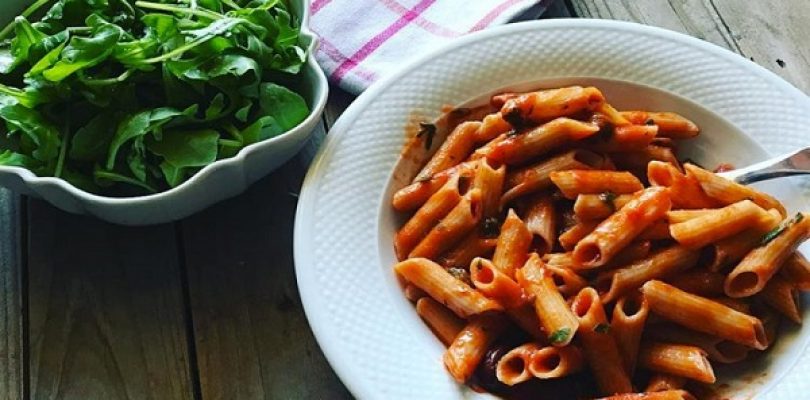 Keep calm and eat pasta: mangia la carbonara!