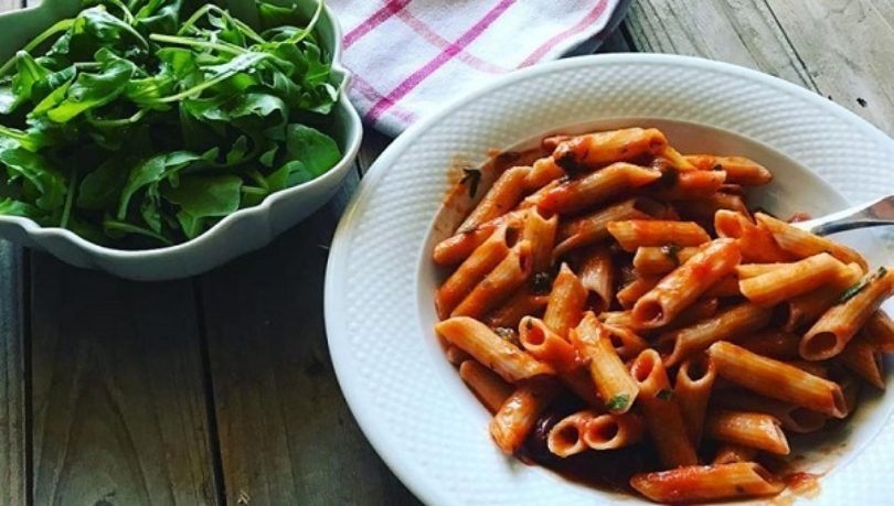 Keep calm and eat pasta: mangia la carbonara!