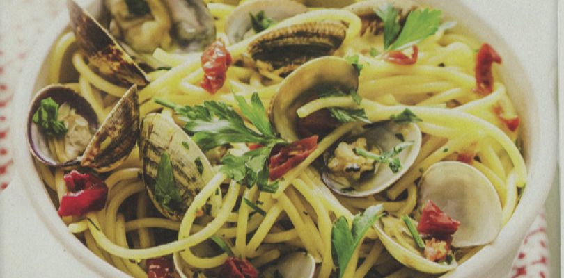 Diva Cucina, gli spaghetti alle vongole con accento carbonaro