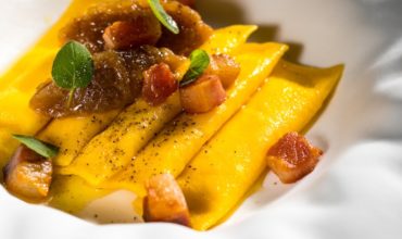 Agnolotti alla carbonara, guanciale ubriaco e genovese di Riccardo Di Giacinto