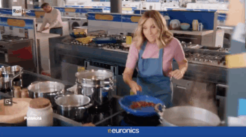 Lorella Cuccarini_spot carbonara Euronics