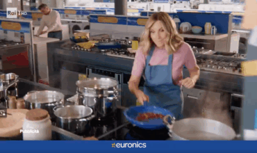 Lorella Cuccarini_spot carbonara Euronics