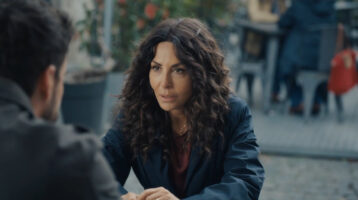 A testa alta - Il coraggio di una donna